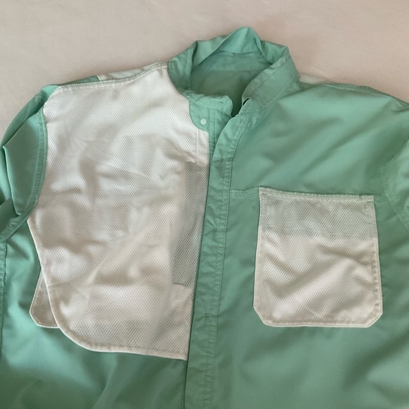 Patagonia Men's Light Weight Button Down Long Sleeve Shirt Light Green Large - Picture 8 of 16